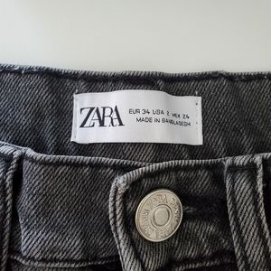 Black Zara high-waisted jean shorts